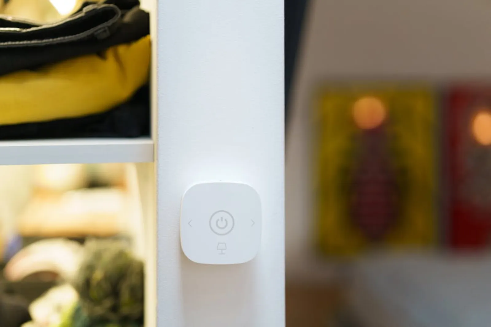 Smart laddbox med app och solcellspanel för elbil